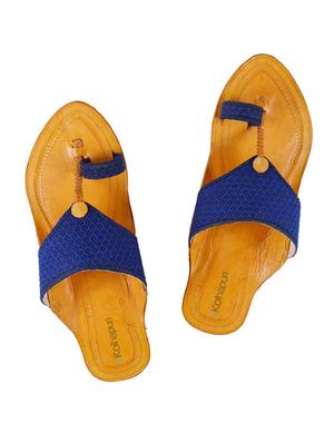 blue one toe kolhapuri - 15272211 - Standard Image - 5