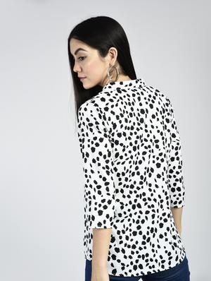 animal print band collar top - 15334820 - Standard Image - 2