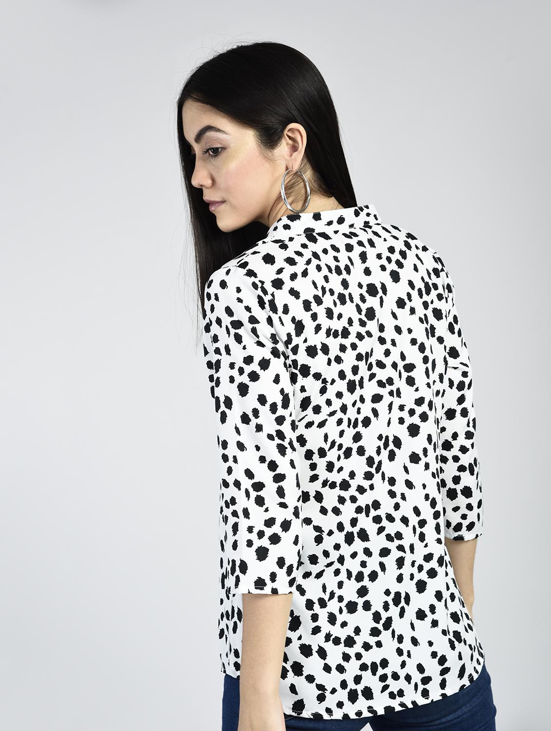 animal print band collar top - 15334820 - Zoom Image - 2
