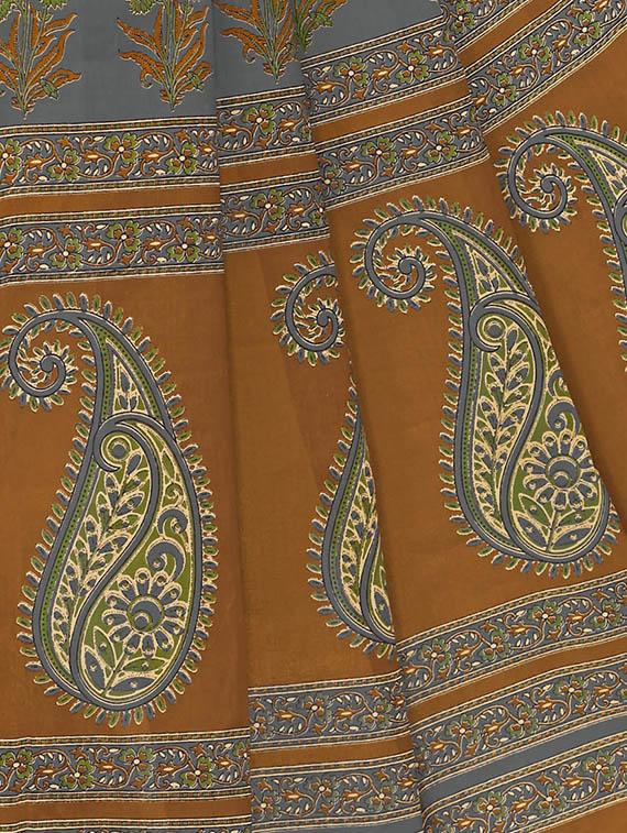 ditsy floral printed saree with blouse - 15337222 - Zoom Image - 2