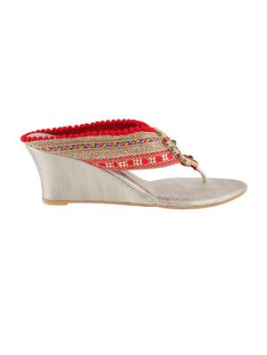 red toe separator wedges - 15339935 - Standard Image - 2