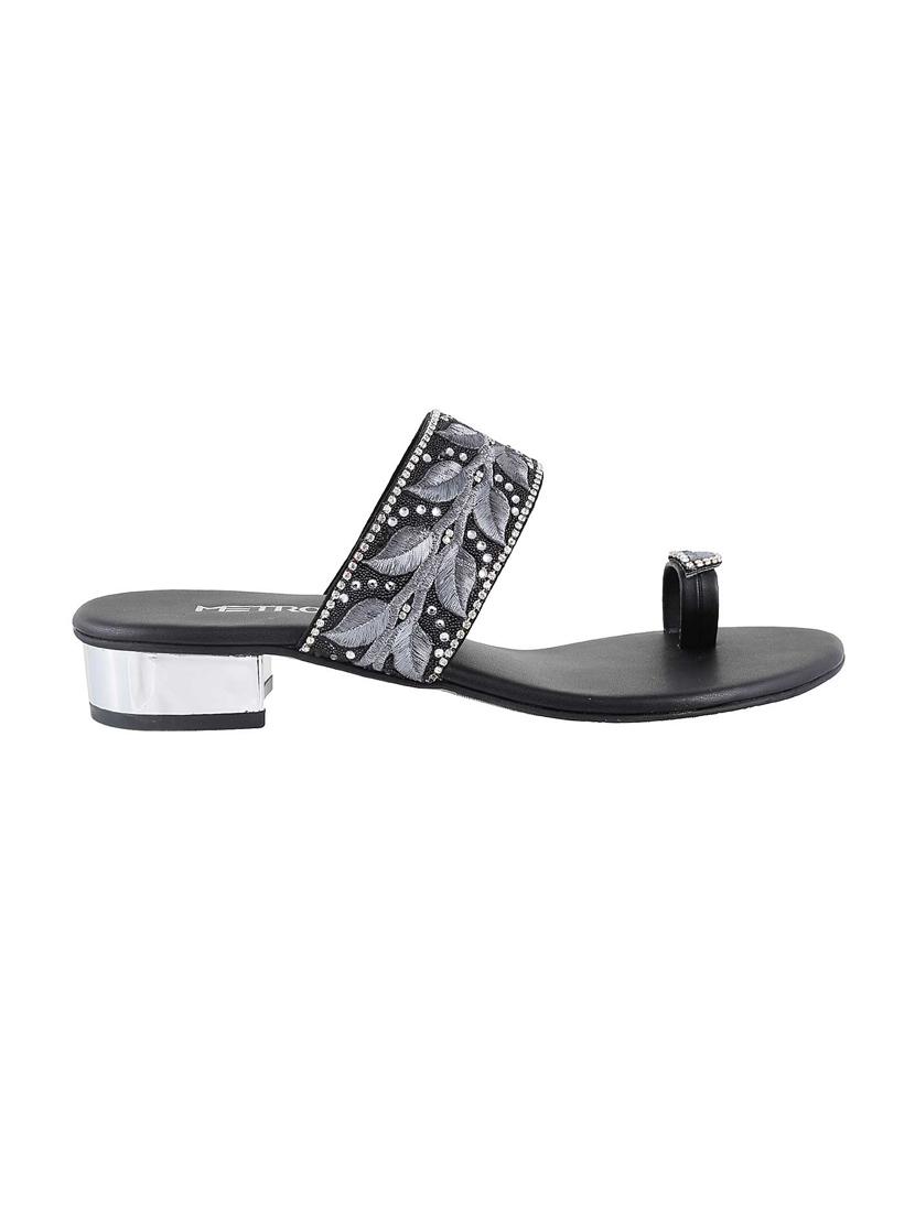 black one toe sandals - 15339937 - Zoom Image - 2