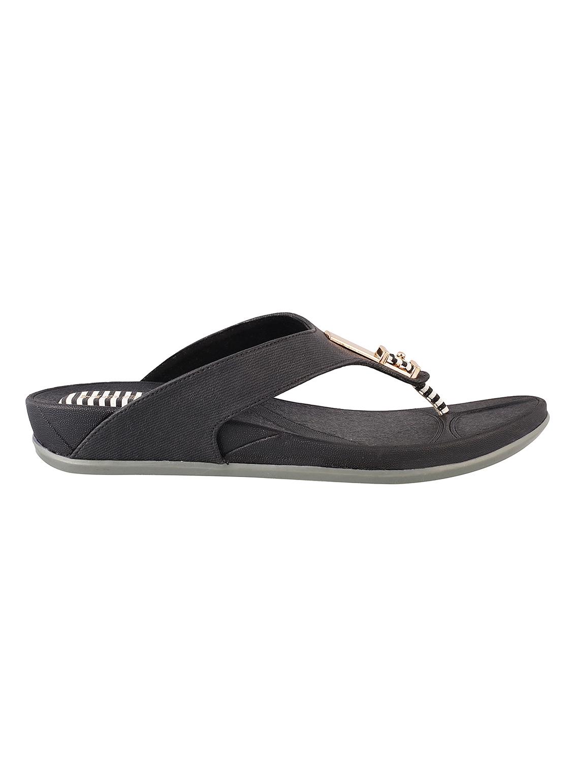 black faux leather toe separator sandals - 15339987 - Zoom Image - 2
