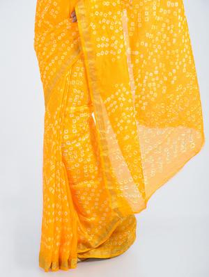 delicate border bandhani saree with blouse - 15341338 - Standard Image - 2