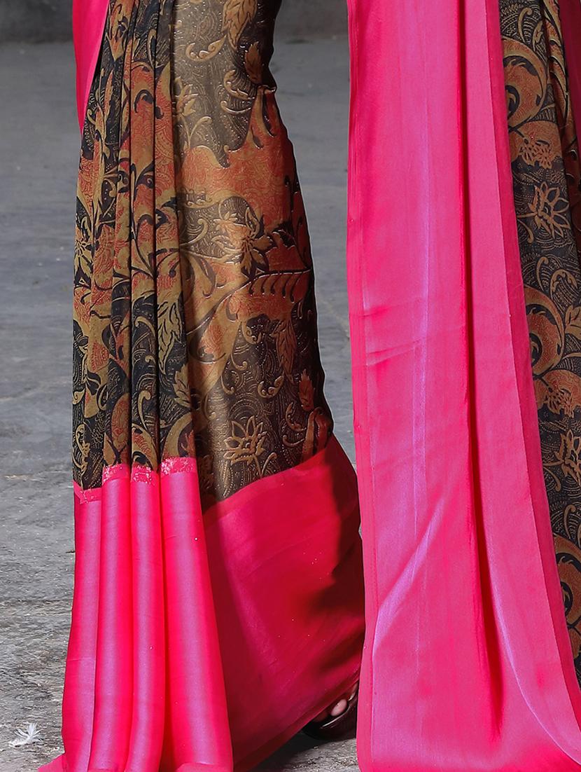 contrast border printed saree with blouse - 15344240 - Zoom Image - 2