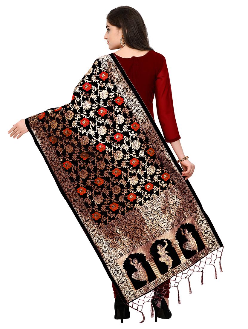 black silk banarasi dupatta - 15394310 - Zoom Image - 2