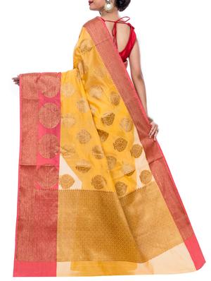 contrast border zari woven saree with blouse - 15398277 - Standard Image - 2