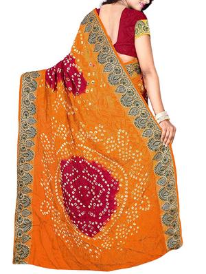 Delicate zari bordered bandhani saree with blouse - 15413685 - Standard Image - 2
