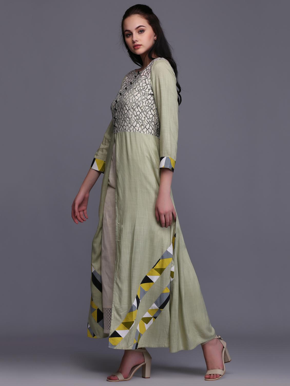 High slit printed kurta - 15445096 - Zoom Image - 2