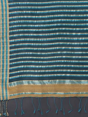 contrast striped pallu jamdani saree with blouse - 15452421 - Standard Image - 5