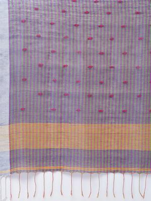 contrast striped jamdani saree with blouse - 15452457 - Standard Image - 5