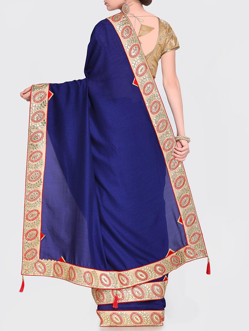 contrast embroidered border navy blue saree with blouse - 15469464 - Zoom Image - 2
