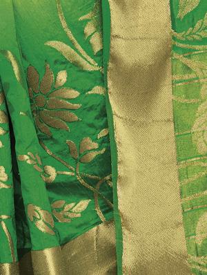 contrast shades floral banarasi saree with blouse - 15475110 - Standard Image - 2