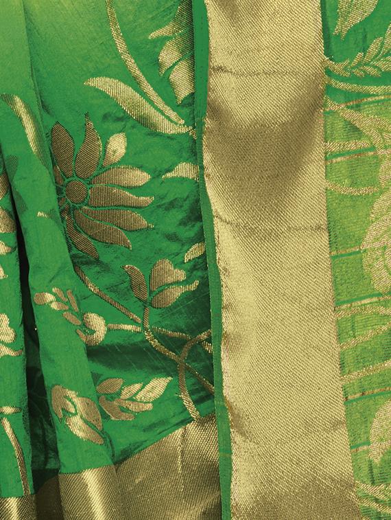 contrast shades floral banarasi saree with blouse - 15475110 - Zoom Image - 2