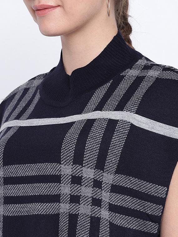 checkered woolen poncho - 15476361 - Zoom Image - 5