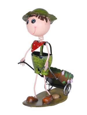 girl with cart new - 15497472 - Standard Image - 5