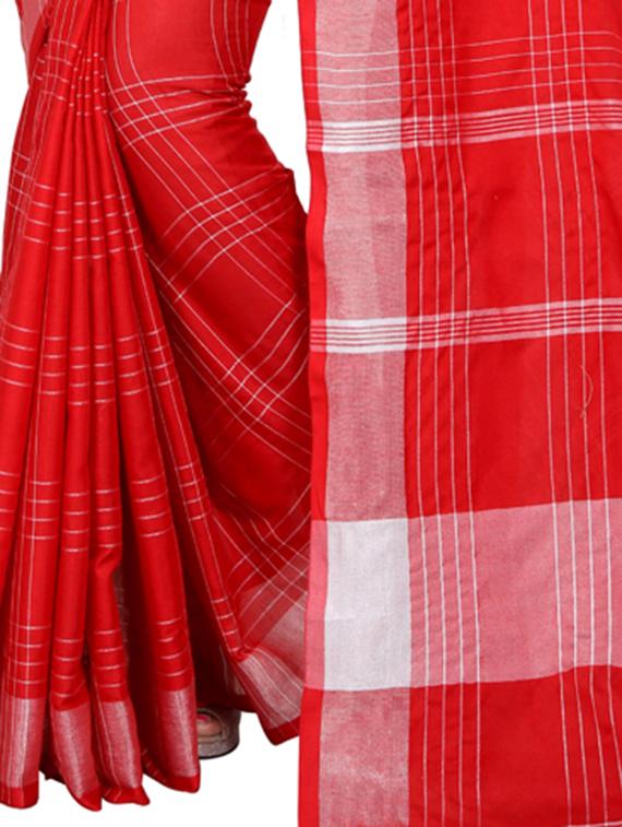 checkered woven red saree with blouse - 15498128 - Zoom Image - 2