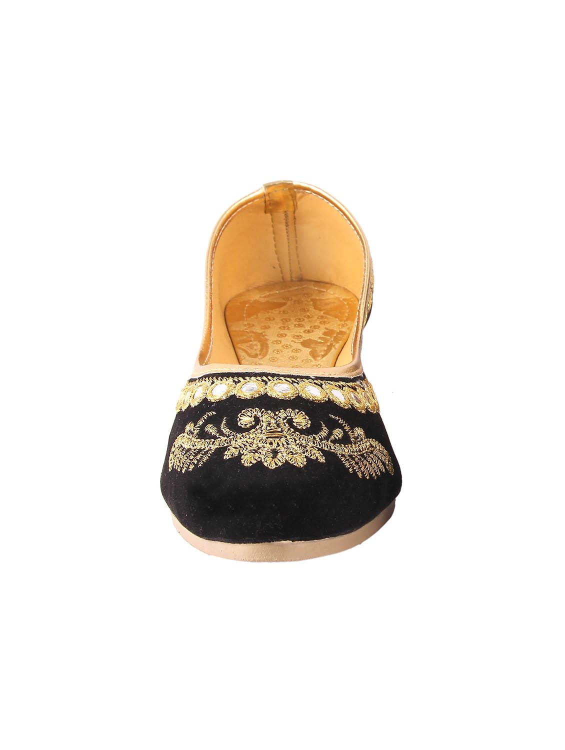 black slip on jutis - 15502335 - Zoom Image - 2