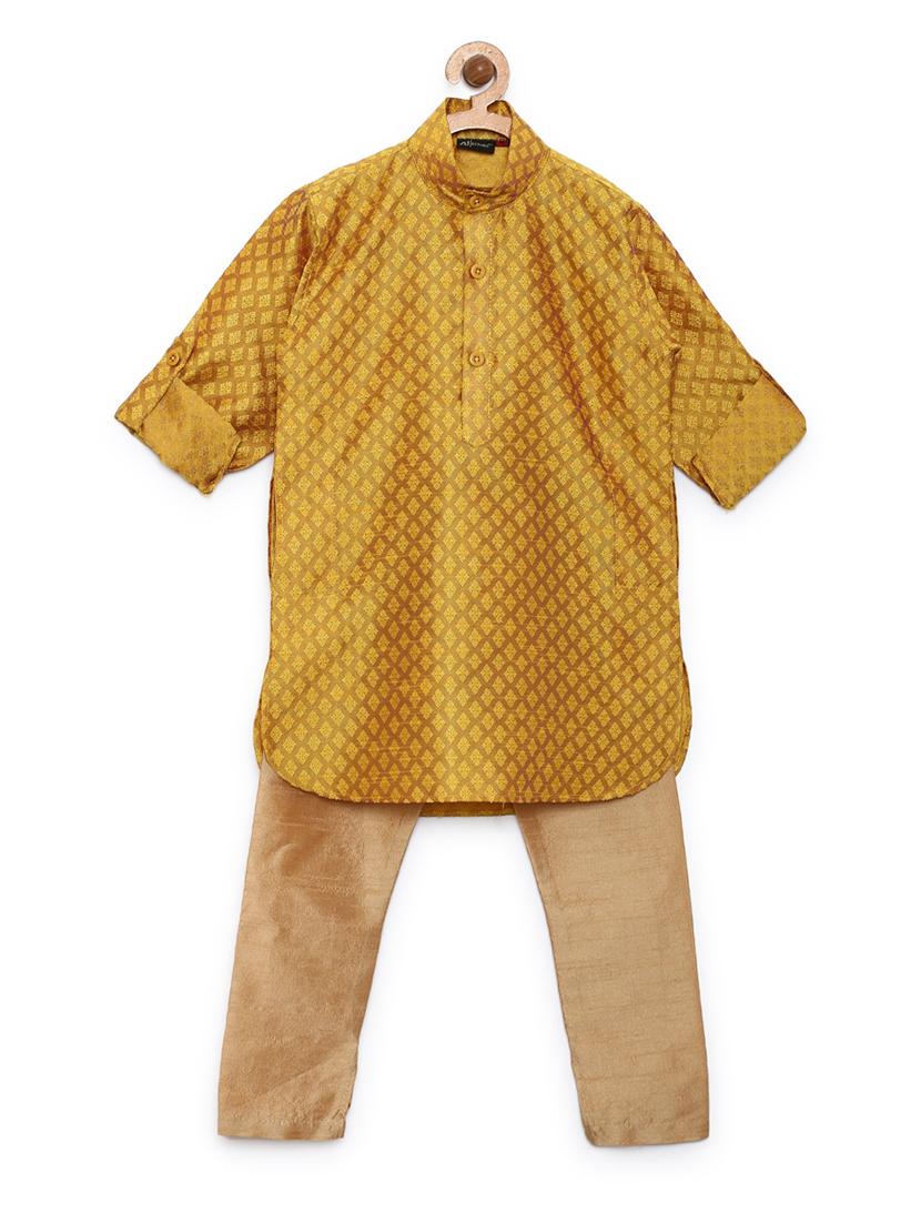 yellow cotton blend kurta set - 15505466 - Zoom Image - 2