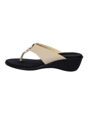 beige toe separator sandals - 15514798 - Standard Image - 2