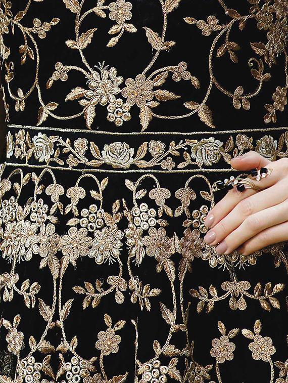 Embroidered semi-stitched kalidaar suit - 15537468 - Zoom Image - 2