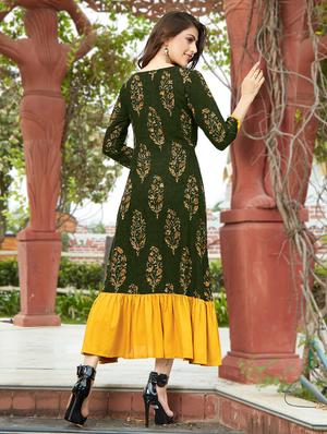 A-line hem attach printed dress - 15567918 - Standard Image - 2