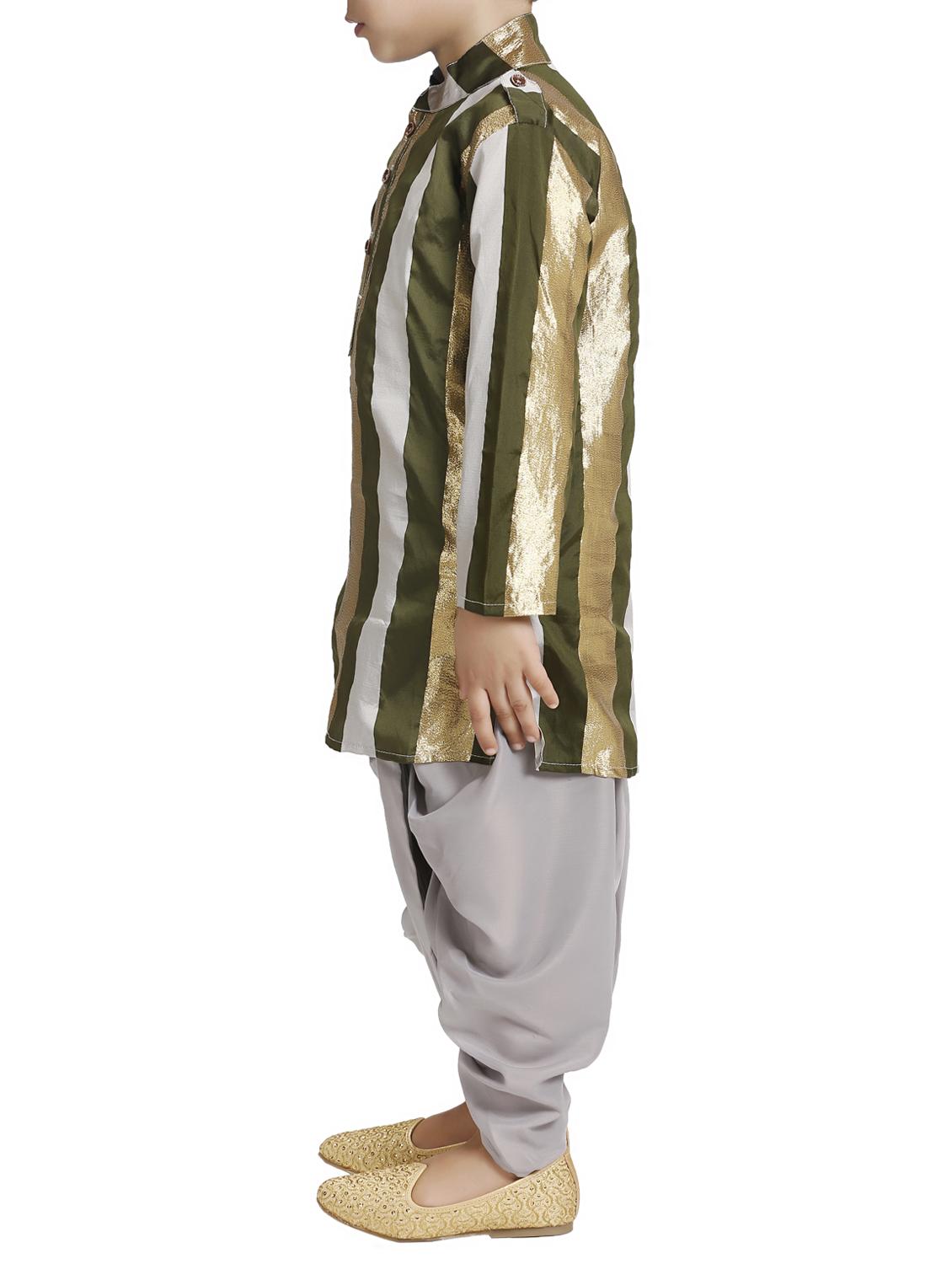 green silk kurta set - 15581854 - Zoom Image - 2