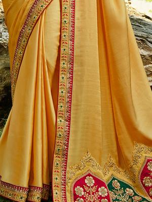 zari floral pallu bordered saree with blouse - 15607274 - Standard Image - 2