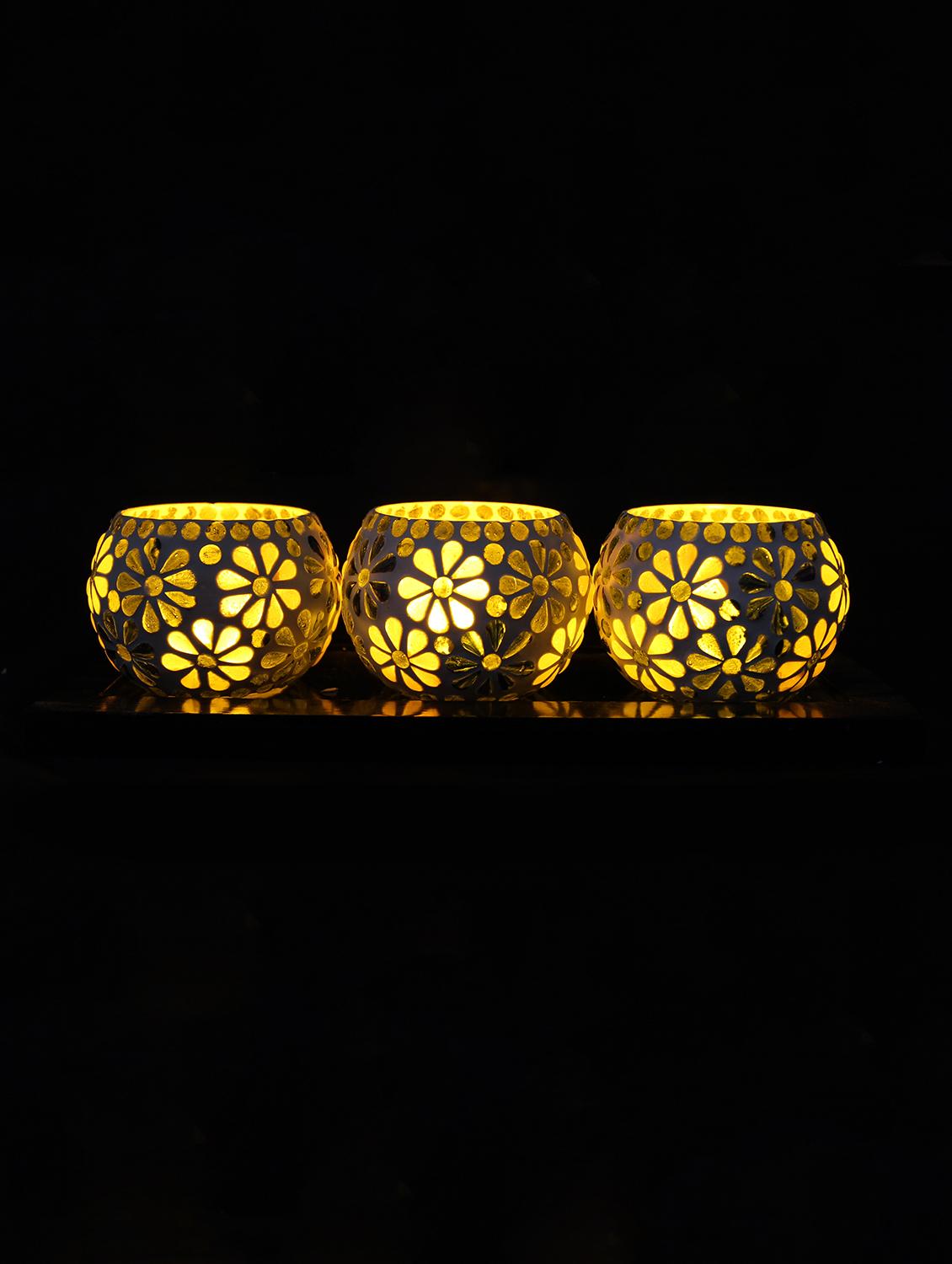Hand Crafted Glass Votives with wooden Tray - 15614366 - Zoom Image - 2