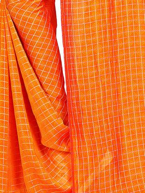 checkered woven saree with blouse - 15615579 - Standard Image - 2