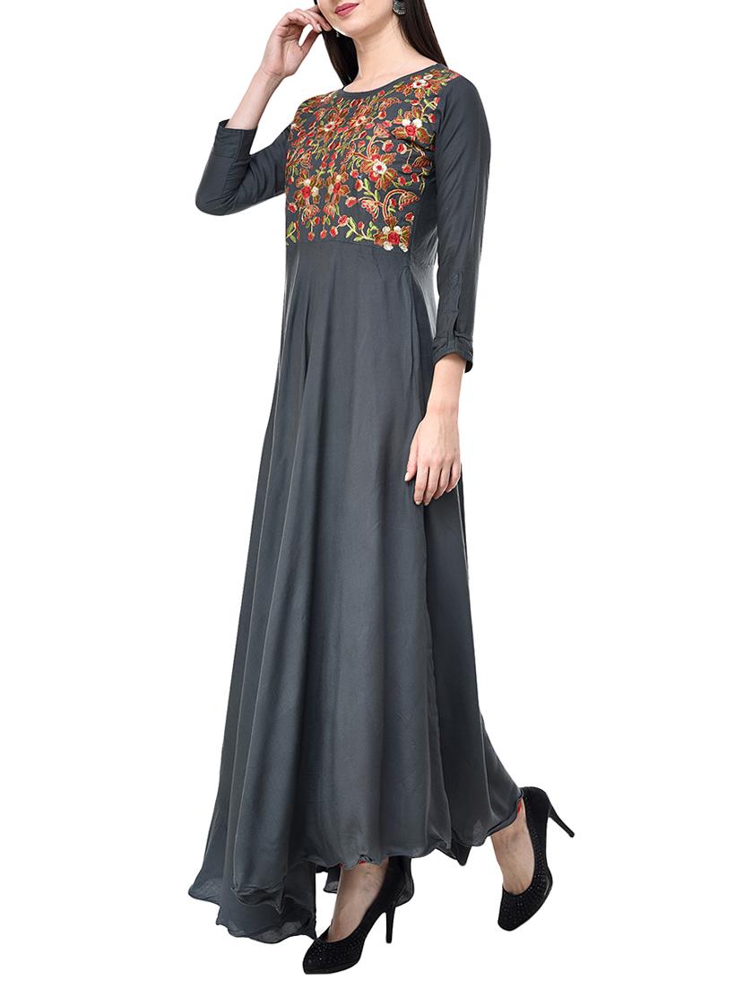 Embroidered flared gown - 15621412 - Zoom Image - 2