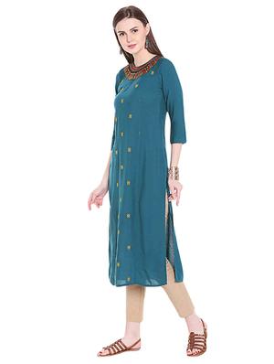 Straight embroidered kurta - 15621829 - Standard Image - 2