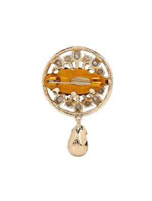 gold metal brooch - 15627796 - Standard Image - 2