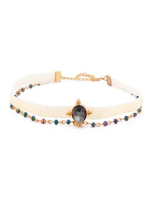 white choker - 15641262 - Standard Image - 2