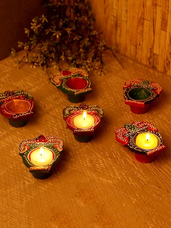 aapno rajasthan kalash design handpainted terracotta diyas - set of 6 - 15649182 - Zoom Image - 2