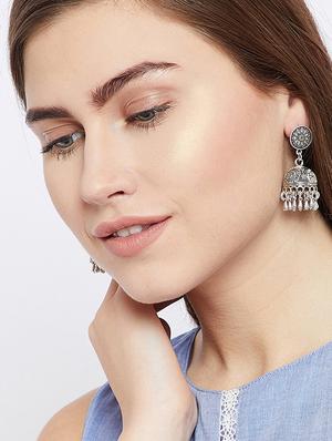 silver metal jewellery - 15653229 - Standard Image - 2