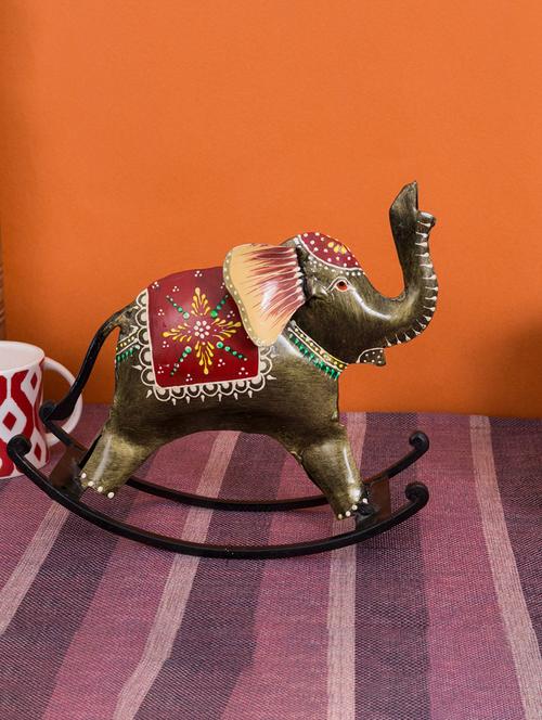 decorative showpiece - 15701707 - Standard Image - 1