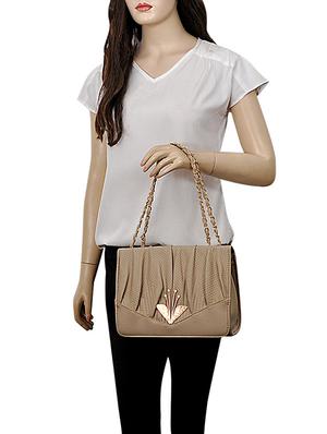 beige leatherette (pu) regular handbag - 15707068 - Standard Image - 5