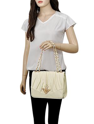 white leatherette (pu) regular handbag - 15707069 - Standard Image - 5