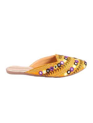 yellow slip on jutis - 15710289 - Standard Image - 2