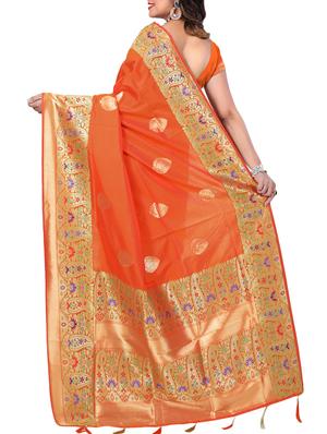 paisley zari border banarasi saree with blouse - 15726741 - Standard Image - 2