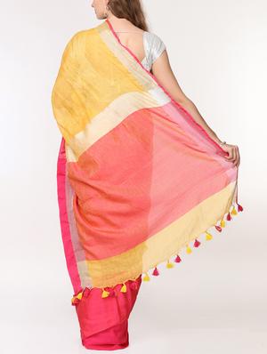 contrast border inen handloom saree with blouse - 15728565 - Standard Image - 2