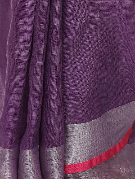 contrast border linen handloom saree with blouse - 15728569 - Zoom Image - 5