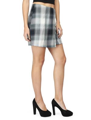 front overlap checkered skirt - 15736808 - Standard Image - 2