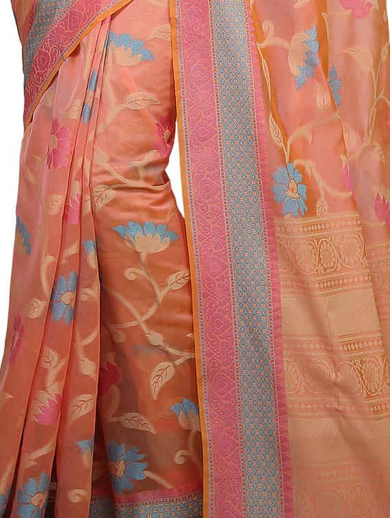 floral zari motif banarasi saree with blouse - 15737960 - Zoom Image - 2