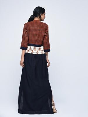 Embroidered slit kurta with jacket - 15760014 - Standard Image - 2