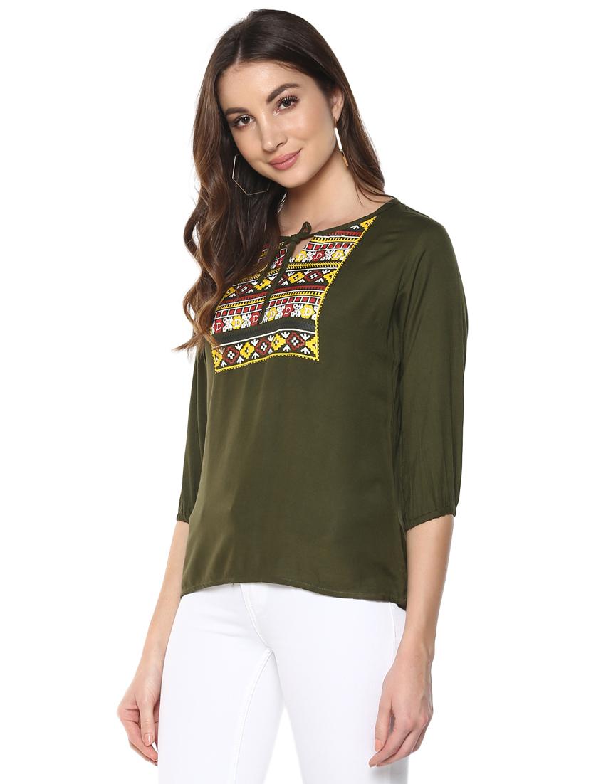 tie up detail geometric print top - 15770343 - Zoom Image - 2