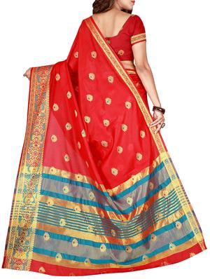 red cotton woven saree with blouse - 15773562 - Standard Image - 2