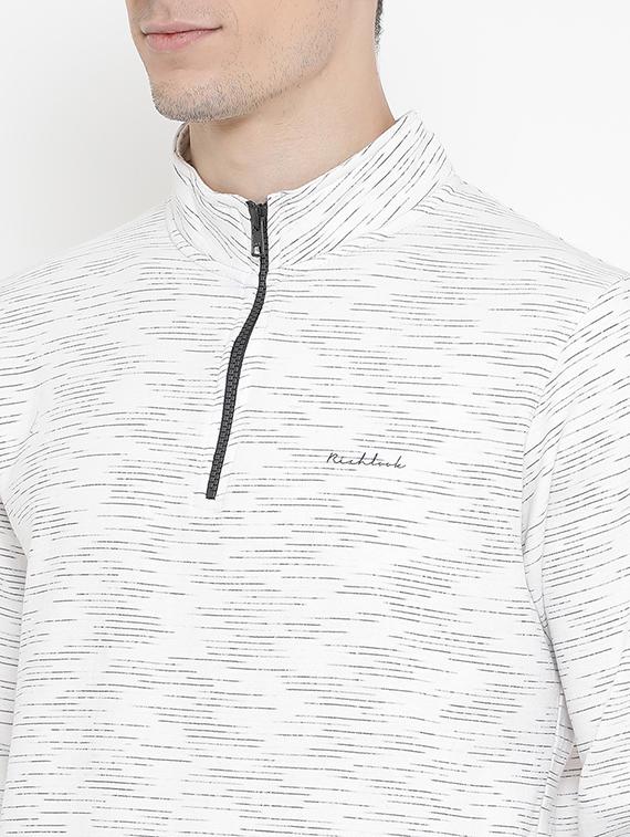 white cotton sweatshirt - 15781759 - Zoom Image - 5