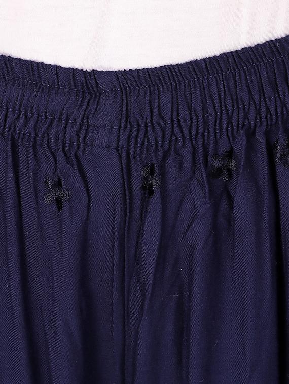 chikankari detail flared palazzo - 15795967 - Zoom Image - 5